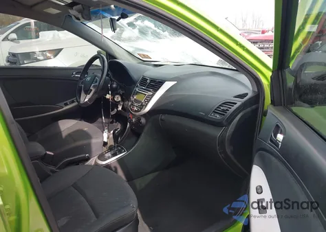 2012 Hyundai Accent Se z USA, uszkodzony, nr VIN KMHCU5AE3CU033205